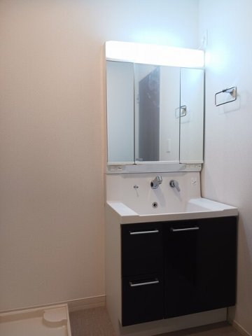 洗面設備　使いやすい洗面所です