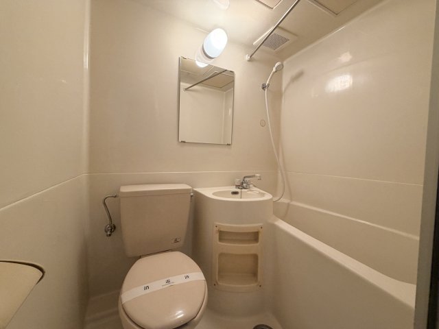 バス・シャワールーム　お手入れのしやすい３点ユニット