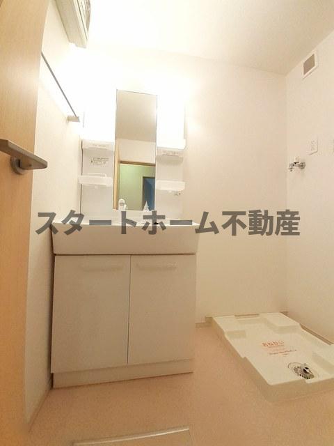 洗面設備　脱衣スペースもあります