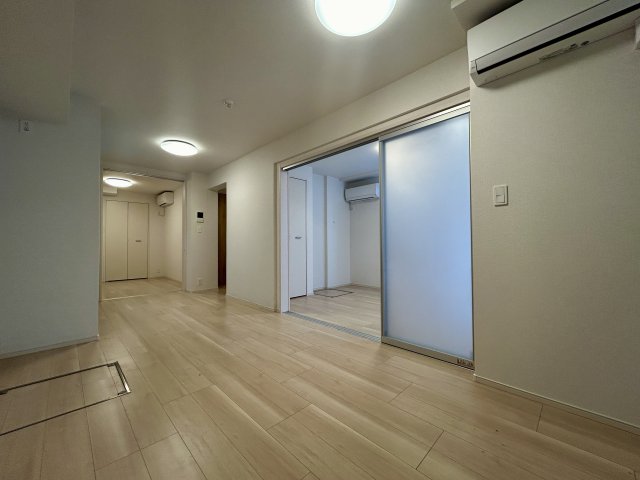 居室・リビング　居間です