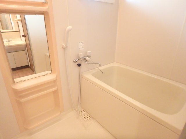 バス・シャワールーム　ゆったり過ごせる浴室