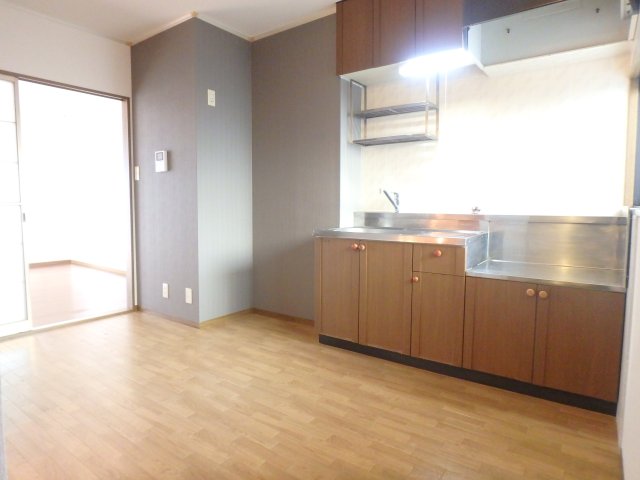 居室・リビング　明るいリビング