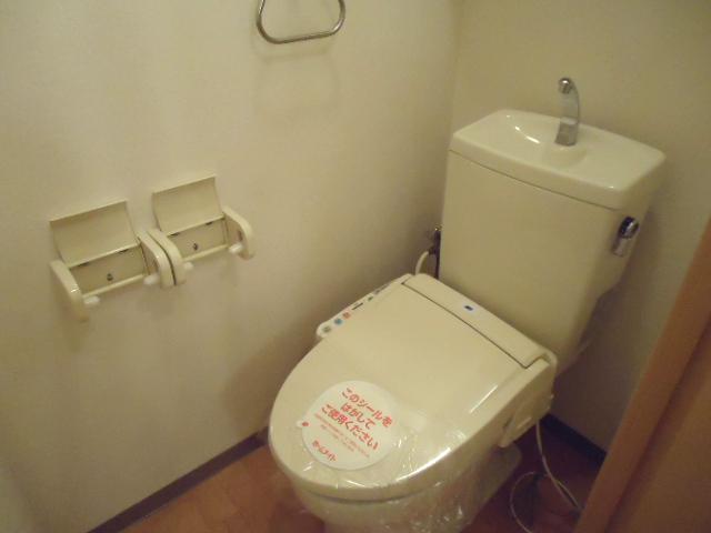 トイレ　温水洗浄機能付き暖房便座