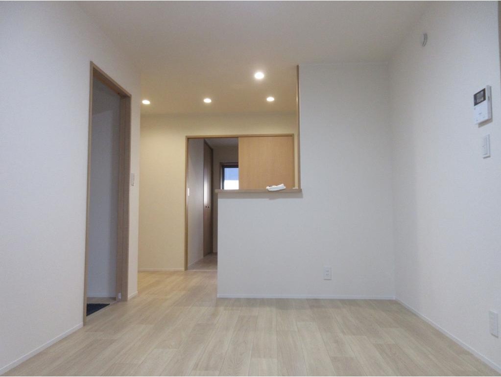 居室・リビング　使いやすい形の為、レイアウトを楽しめます♪