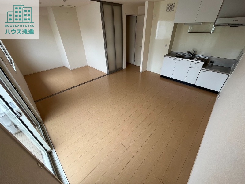 居室・リビング　※別号室の写真です