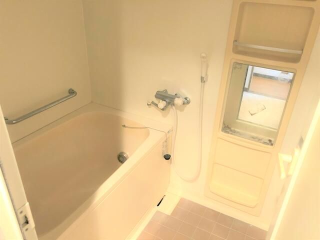 バス・シャワールーム　ゆったり過ごせるお風呂です