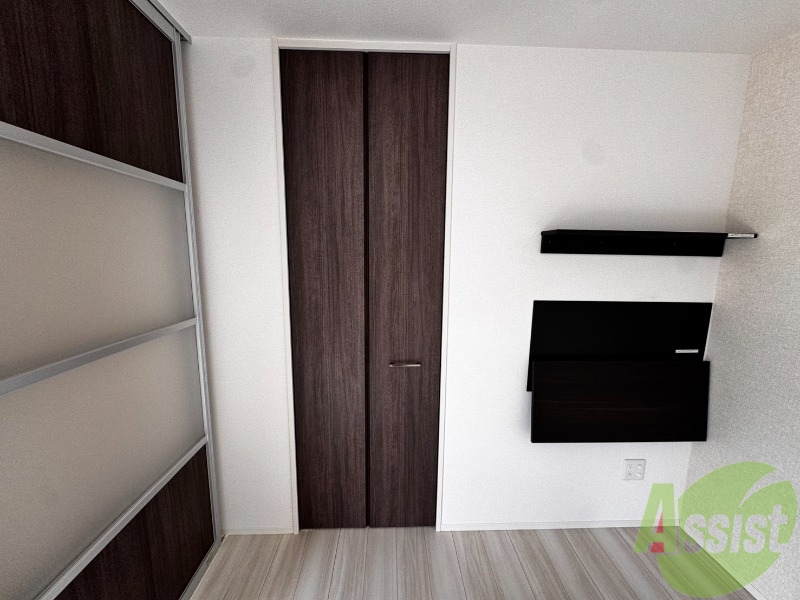 収納　こちらは玄関になります。扉を開けるととても明るいですね。