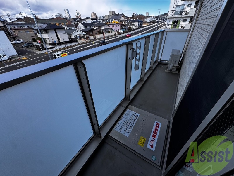 バルコニー　こちらはバルコニーです。洗濯物が沢山干せますね。