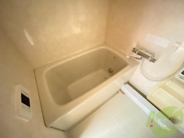 バス・シャワールーム　バスルームはこちらです。広々としてゆったり休めます