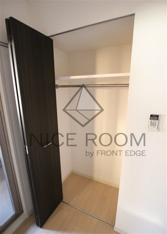 収納　エスライズ難波EAST　クローゼット