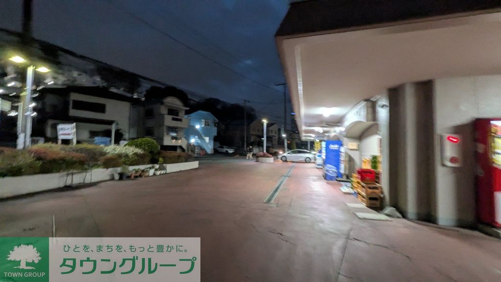 エントランス　駐車場