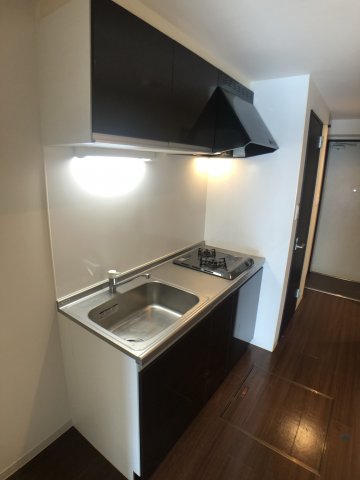 キッチン　壁付けキッチンでスペースを最大限有効活用できます！