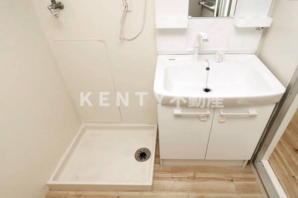 洗面設備　ゆったりとスペースのある洗面所