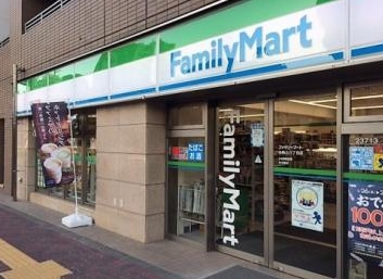 コンビニ　ファミリーマート駒込六丁目店（コンビニ）まで238m