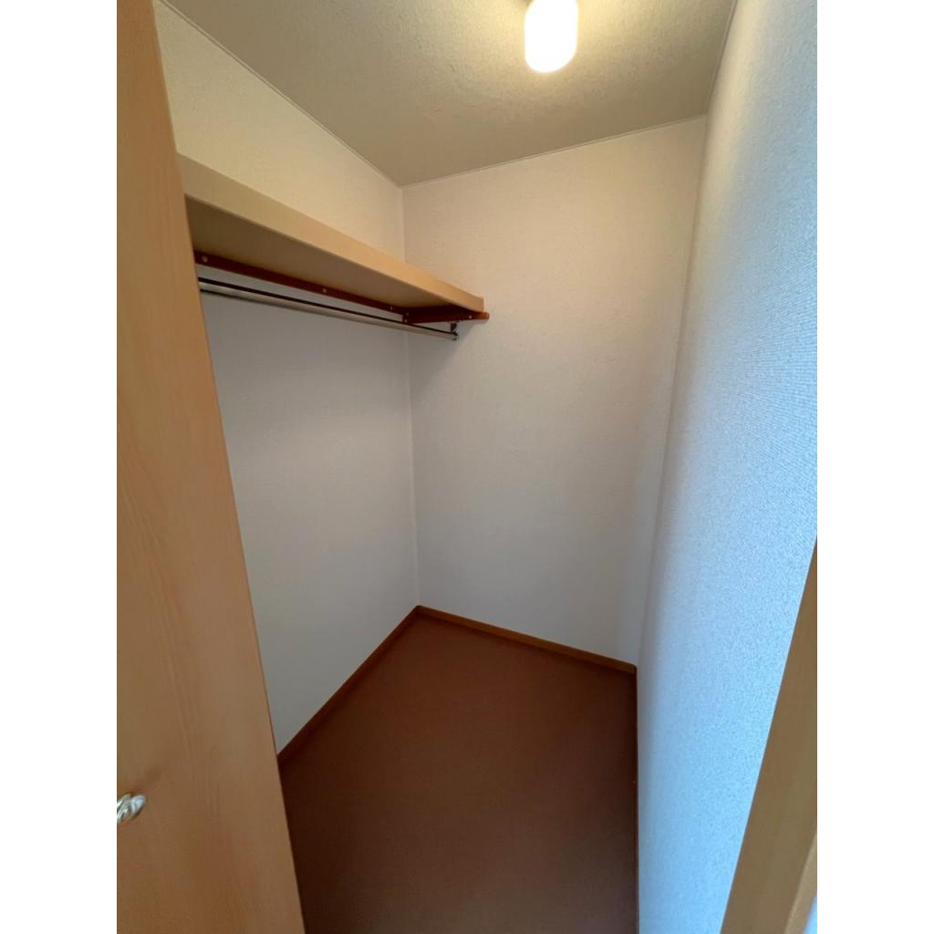 収納　※201号室の画像です