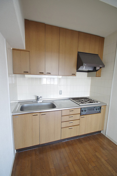 キッチン　３口ガスコンロ付き！