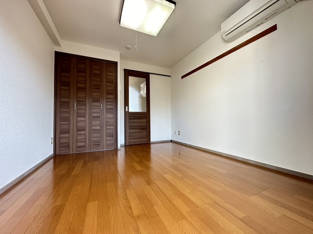 居室・リビング　別部屋参考写真です