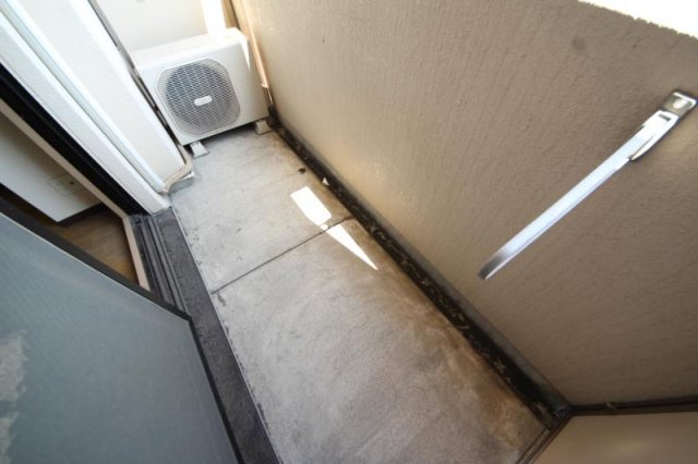 バルコニー　バルコニーからの眺めを楽しみながら食事をしませんか