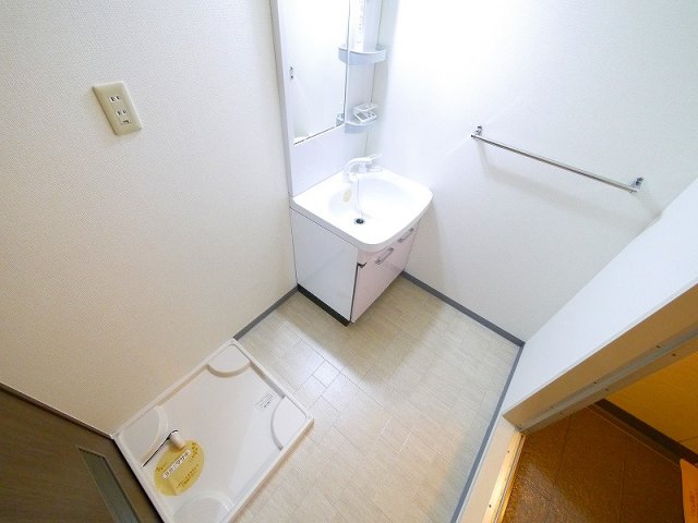 洗面設備　コンパクトで使いやすい洗面所