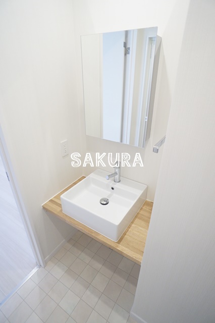 洗面設備　身支度に欠かせない独立洗面台♪