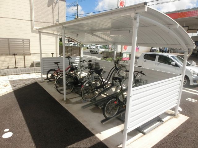 その他共有部分　屋根付き駐輪場