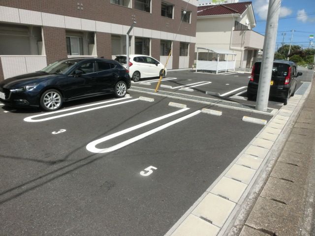 駐車場　敷地内駐車場