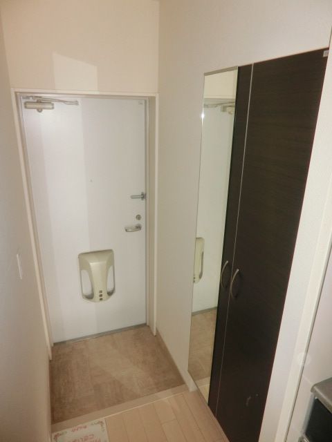 玄関　シューズボックス付きの玄関です