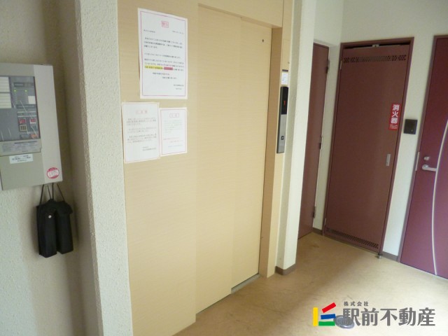 ロビー　エレベーター