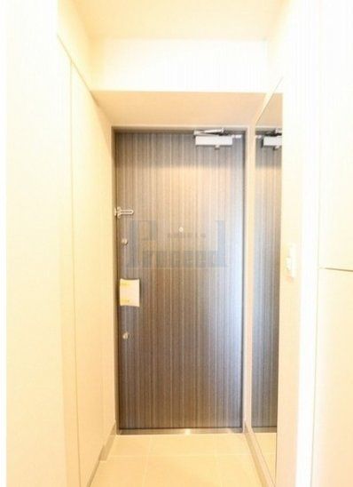 玄関　広々とした玄関部分