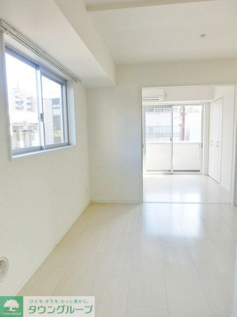 居室・リビング　現地待ち合わせ歓迎♪お問合せはタウンハウジングまで！