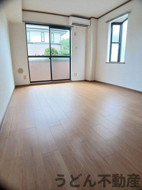 居室・リビング　うどん県のお部屋探しはうどん不動産へ うどんちゃんとLINE