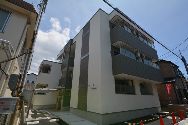 建物外観　安心のオートロック付き♪