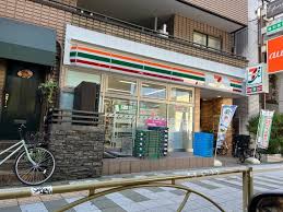 コンビニ　セブンイレブン 世田谷駒沢大学駅西店（コンビニ）まで161m
