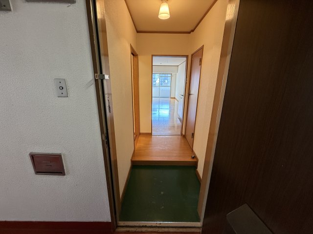 玄関　上前津寿ビル