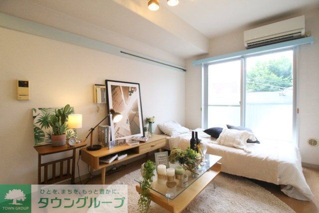 居室・リビング　家具・小物はイメージです