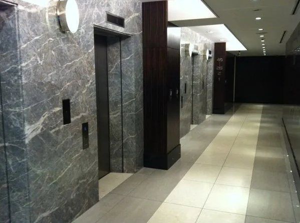 エントランス　エレベーターホール
