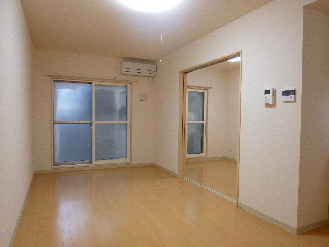 居室・リビング　別部屋参考写真