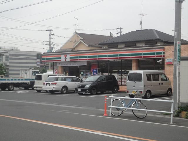 コンビニ　セブンイレブン（コンビニ）まで900m