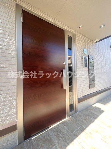 エントランス　【お部屋さがしはラックハウジングにお問合せ下さいませ♪】
