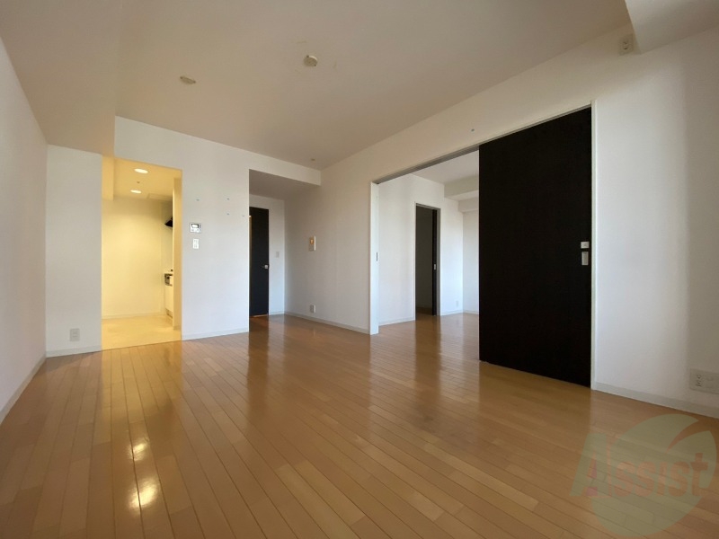 居室・リビング　明るいお部屋は気持ちよく過ごせそうですね。