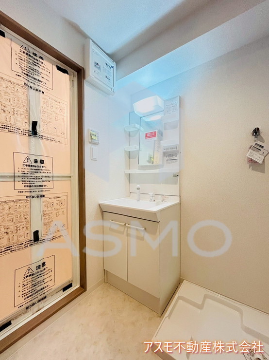 洗面設備　同マンション別部屋　参考写真