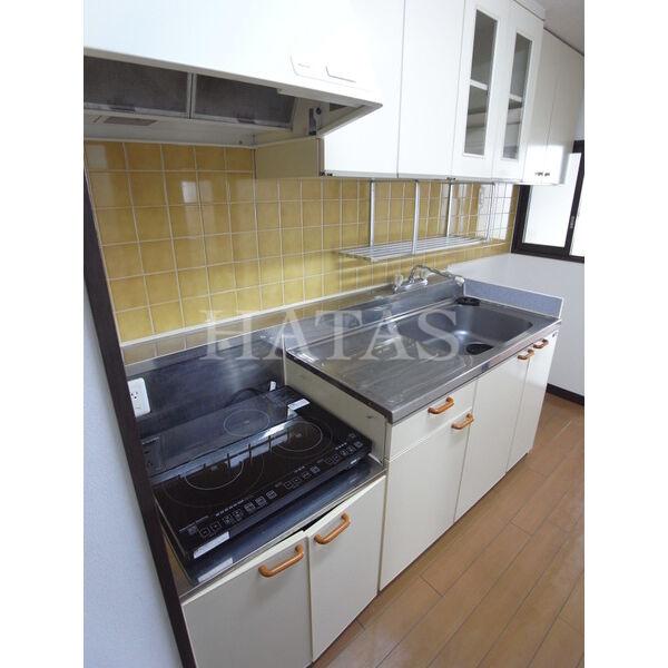 キッチン　同物件別部屋です