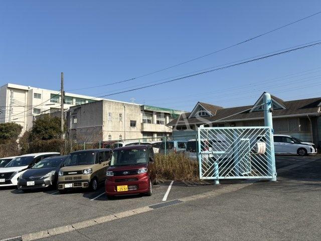 小学校　東海市立三ツ池小学校（小学校）まで1186m