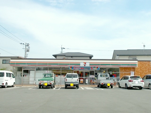 コンビニ　セブンイレブン熊本楠団地店（コンビニ）まで240m