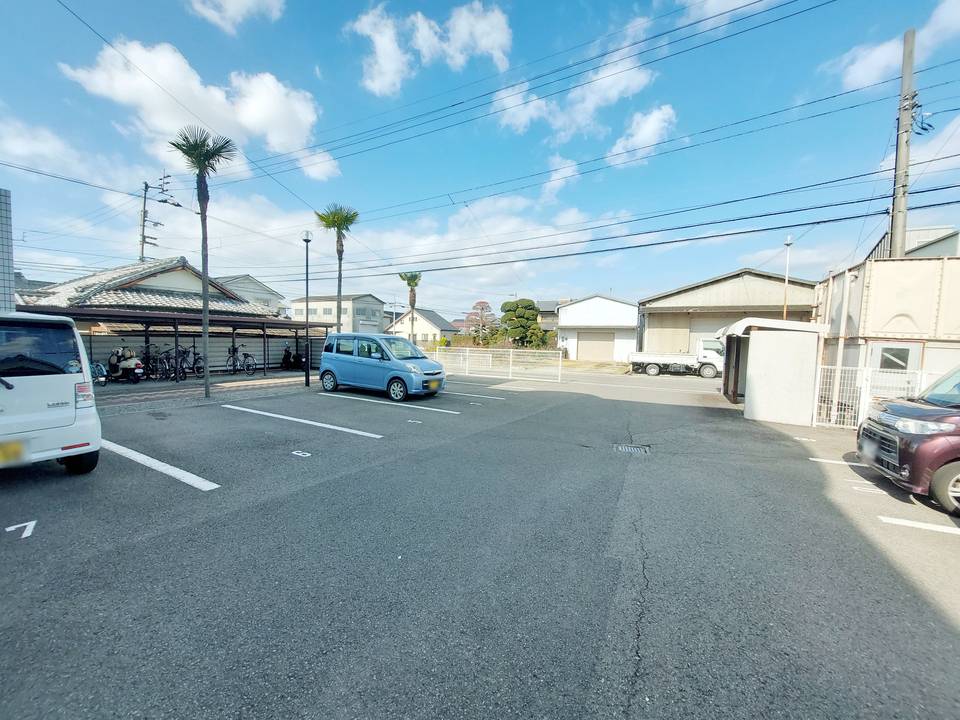 駐車場　駐車場