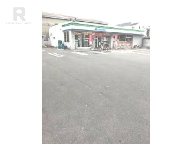 コンビニ　ファミリーマート鶴見諸口一丁目店（コンビニ）まで268m