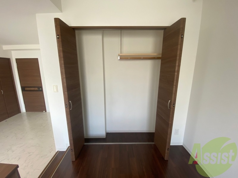 収納　寝室の収納です。部屋がすっきり片付きます。