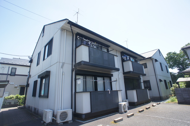 建物外観　敷地内に駐車場がありますが、まず空き確認してください。