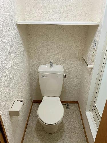 トイレ　同タイプの写真です。仕様が異なる場合があります。