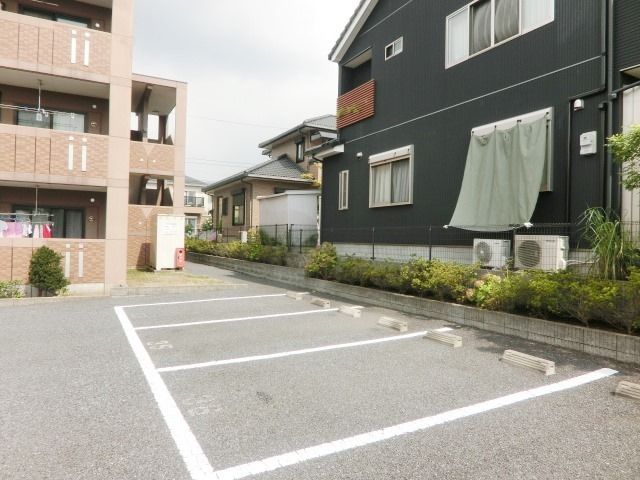 駐車場　敷地内に駐車場があります